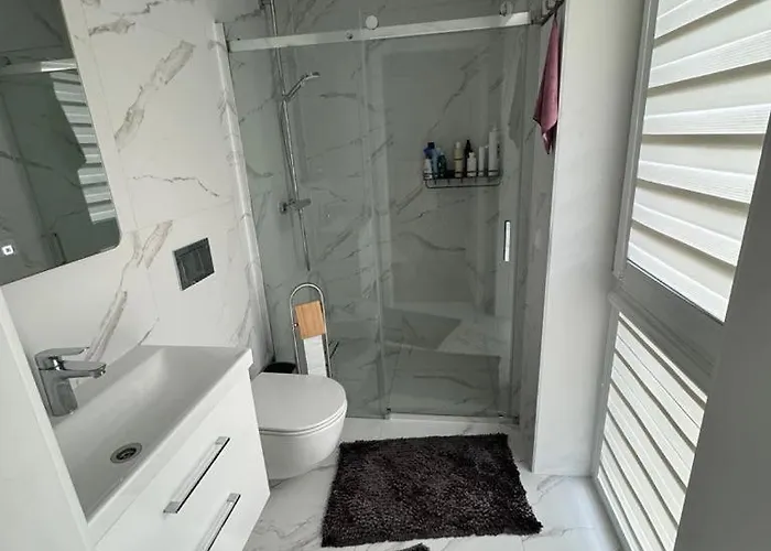 شقة Seasidespa Jakuzzi Swimming Pool بالانغا